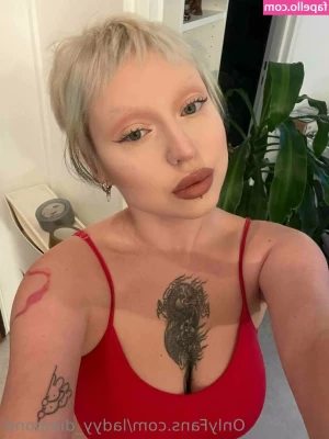ladyy_diamond [ ladyy-diamond ] - Thanksliving week I went up to visit the snow. It was so beautiful,