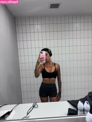 krystalmfree - Making myself feel good on a Monday evening  Rubbing my girl cock off