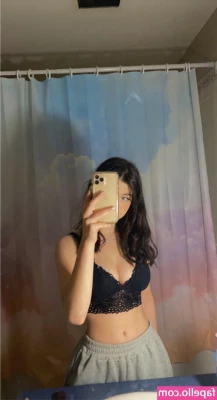 xoscarlettx - Trying on a new outfit at work