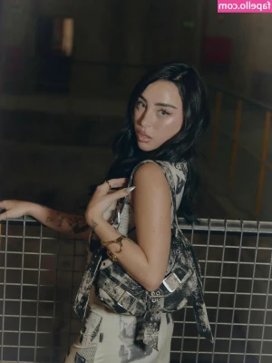 Nicki Nicole [ nicki-nicole ] - Daddy says “I need to pay for the lawn guy,” I think this is what