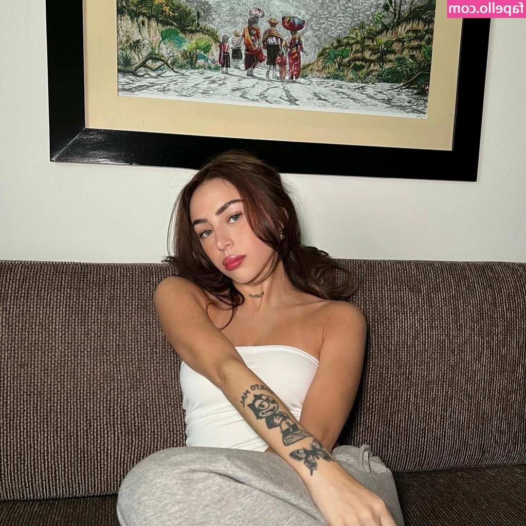 Nicki Nicole [ nicki-nicole ] - Booty licious