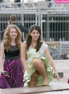 Upskirt - Candids [ upskirt-candids ] - Filming is always fun