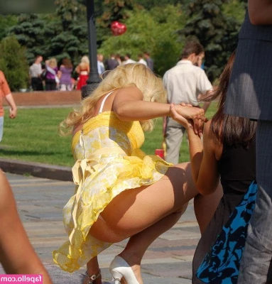 Upskirt - Candids [ upskirt-candids ] - Peachy 🌸🍑🍑