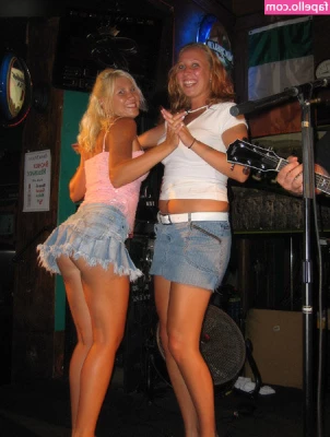 Upskirt - Candids [ upskirt-candids ] - Want to see me talking how much better then my husband you are? Check