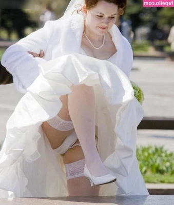 Upskirt - Candids [ upskirt-candids ] - 𝗙𝗥𝗘𝗘 𝗢𝗡𝗟𝗬 𝗡𝗢𝗪   mianextdooor   She