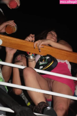 Upskirt - Candids [ upskirt-candids ] - Fuckin this pussy with my dildo wet and creamy