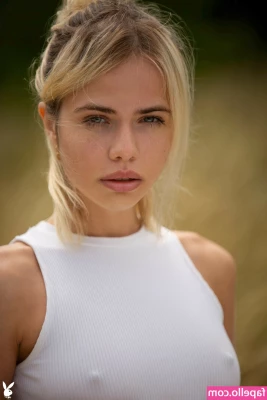 Alexandra Smelova [ alexandra-smelova ] - Has anyone encountered such a case with a towel  in front of other