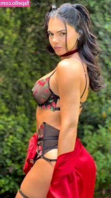 Livia Brito [ livia-brito-1 ] - Getting felt up by @korradelrio