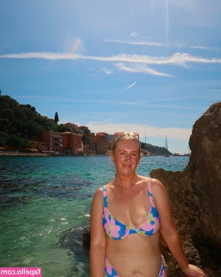 Elloise - That BOOBY Shake @sarauroradaily
