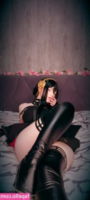 Linaneyeon - Do you want to play with me  Ask me in private