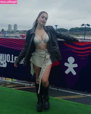Ananda Morais [ ananda-morais ] - Welcome to the show  Yeah this the rodeo
