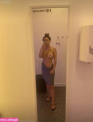 Tara Tabitha [ tara-tabitha ] - Long socks kind of day