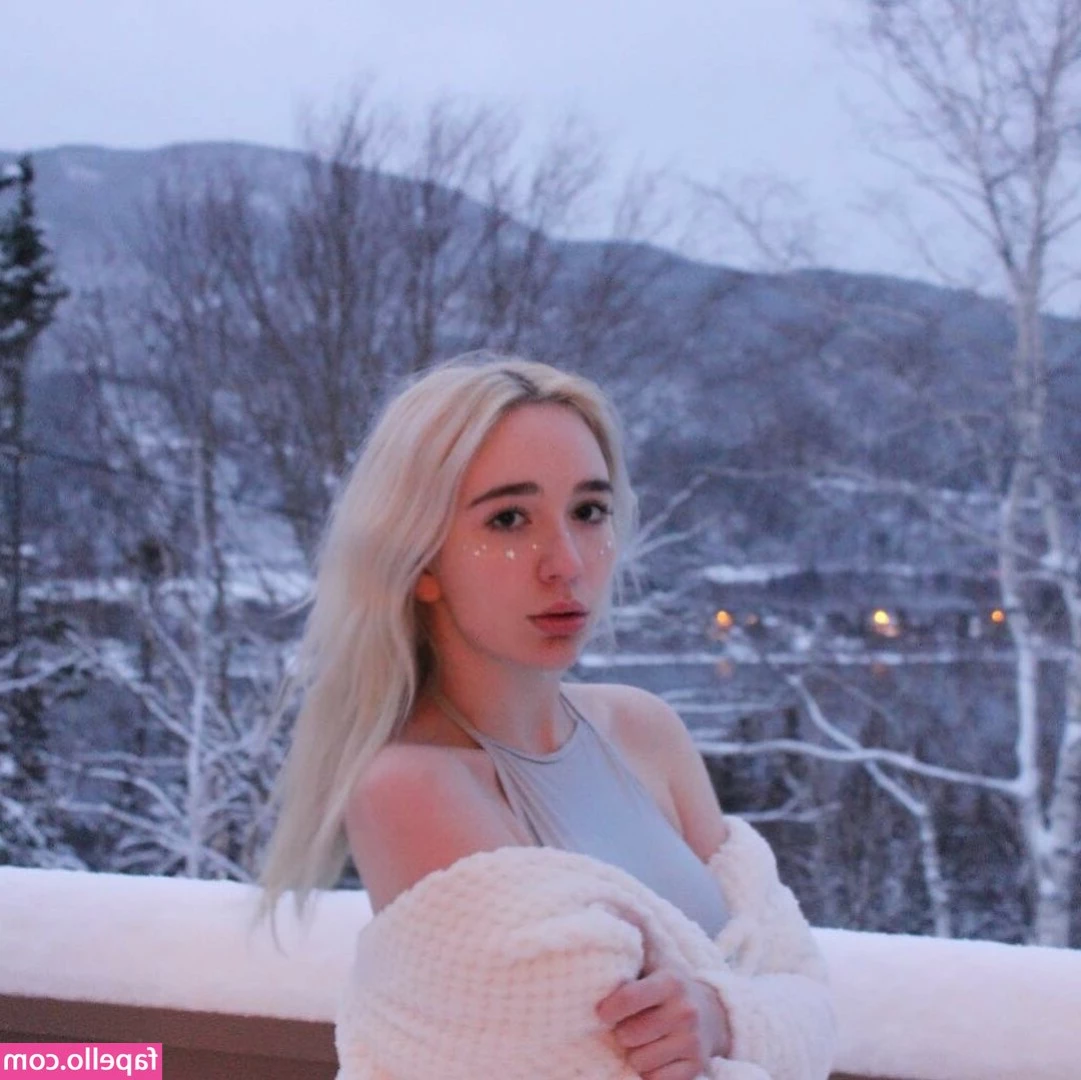 Elita Harkov [ elita-harkov ] - one last cumshot for the road 💦