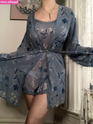 Elita Harkov [ elita-harkov ] - Since my boob job I think I need some new underwear as I am bursting