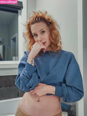 Catziilla [ catziilla-1 ] - Come sniff me
