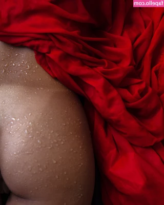 Deisy Leon [ deisy-leon ] - New solo coming out tonight