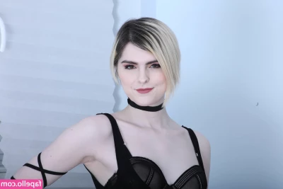Ella Hollywood [ ella-hollywood-5 ] - New to OF  I m a fun sassy but flirty woman looking for some fun 