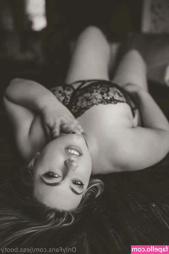 jess.booty [ jess-booty ] - Happy Friday  Last chance to live stream from my balcony before