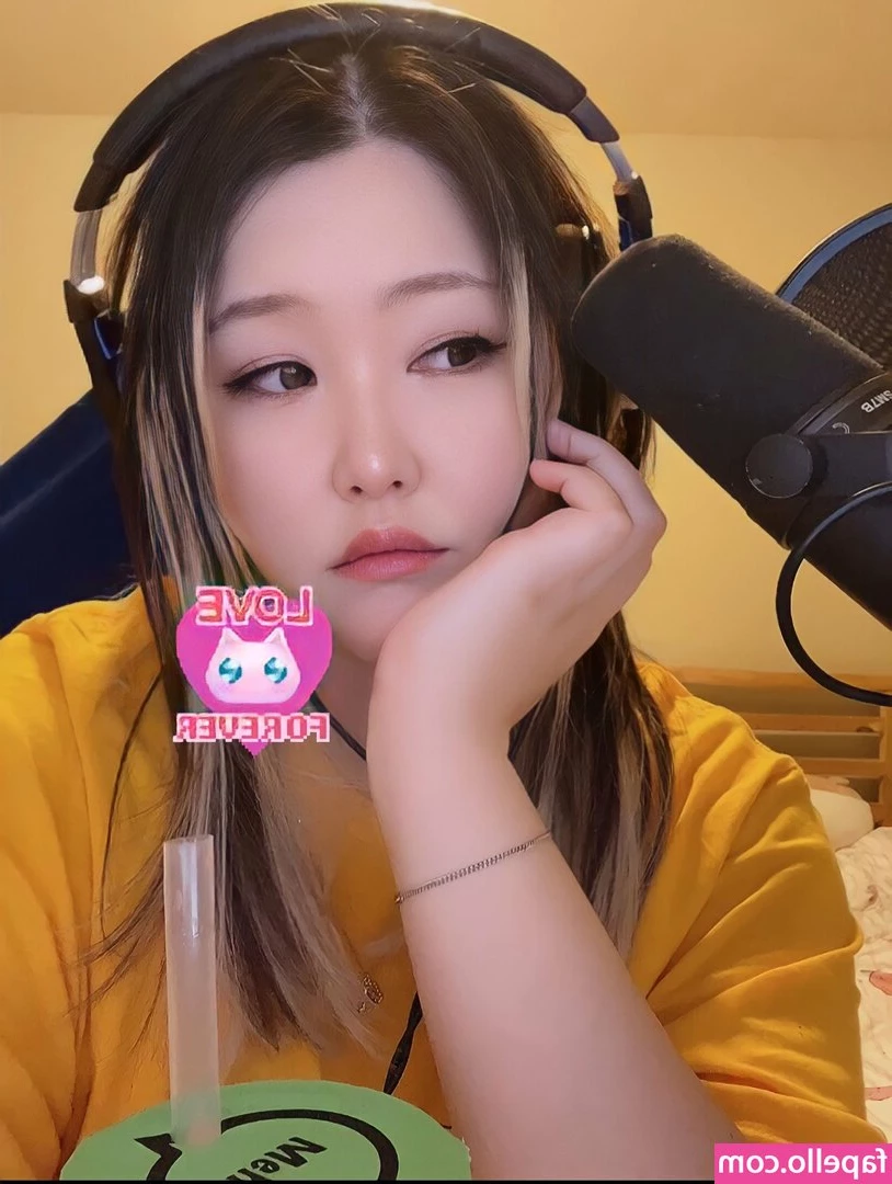 HaewonTheWitch - Im waiting for you baby