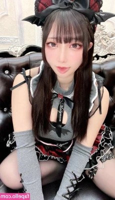 Sakura Fan [ sakura-fan ] - Had to throw in a slight JOJO pose