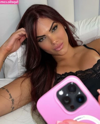 Emily Garcia [ emily-garcia ] - Do you wanna eat my hairy pussy? 😘