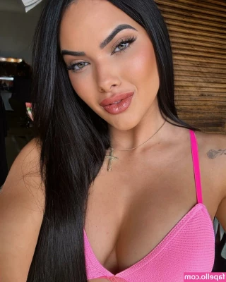 Emily Garcia [ emily-garcia ] - I'm thinking about licking and sucking something hard aside from this