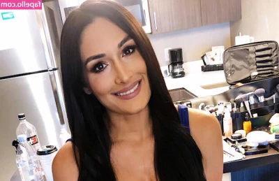 Nikki Bella [ nikki-bella ] - Cumming thru