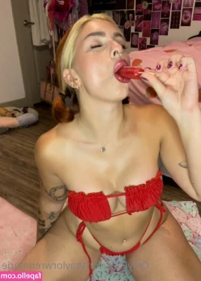 taylorwrenmarie - Morning tit lovers 💕