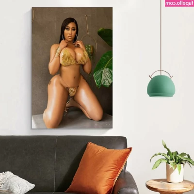 Moriah Mills [ moriah-mills-2 ] - Happy Friday fans♥️💋