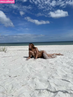 Maibela - Isn t my pussy pretty