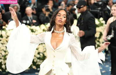 Laura Harrier [ laura-harrier ] - Just bored waiting for my BBC to show up