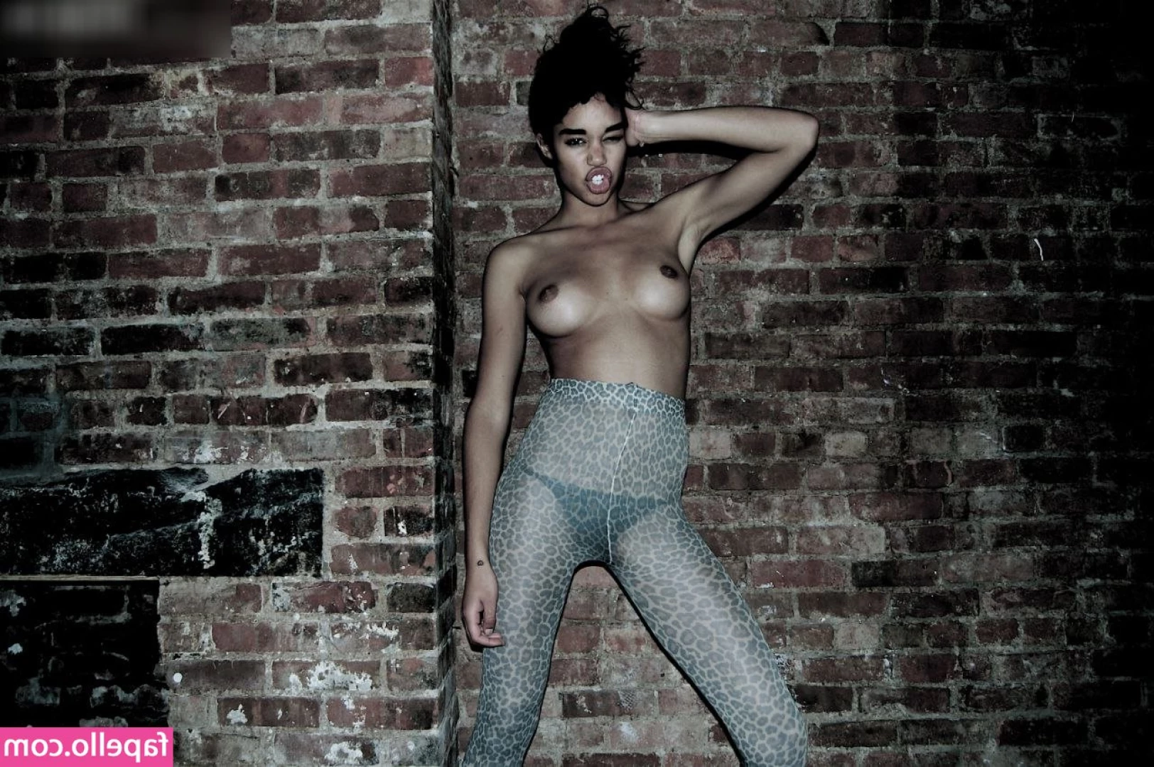 Laura Harrier [ laura-harrier ] - Getting myself off with a HUGE cum shot  First time sharing this kind