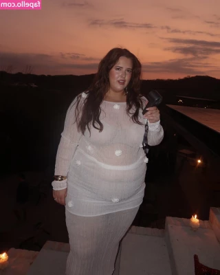 Emma Arletta [ emma-arletta ] - If This Isn't The Definition Of DIRRTY Then I Don't Know What Is