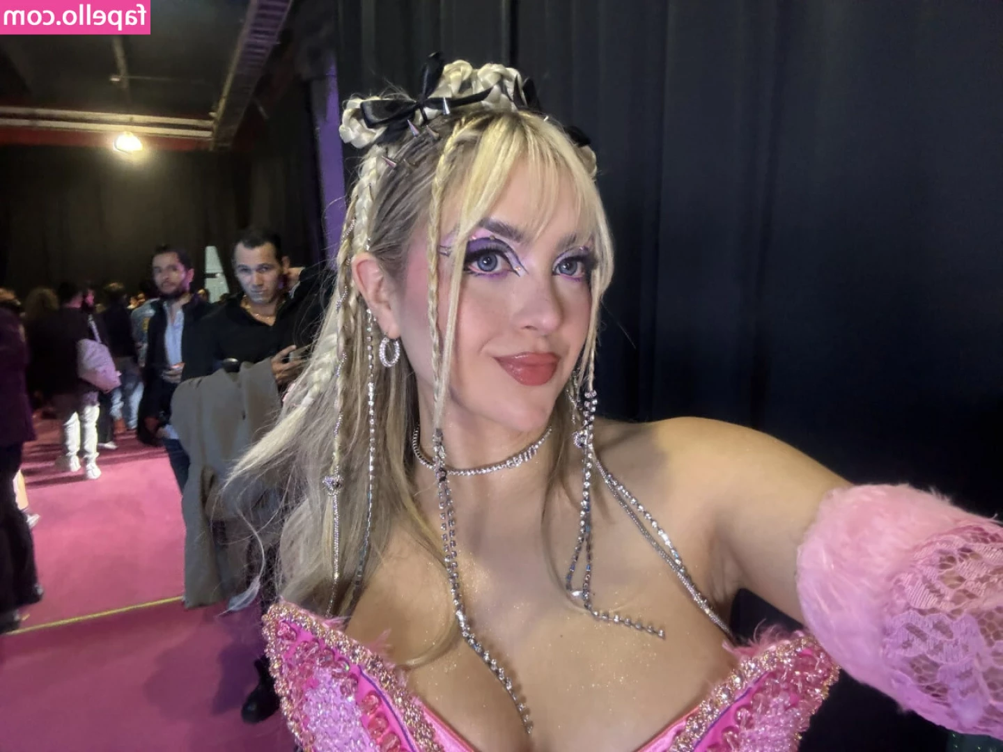 AriGameplays [ arigameplays-2 ] - Who wants to see the 21 BIRTHDAY SUIT