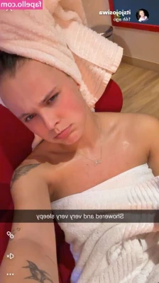 Jojo Siwa [ jojo-siwa ] - No bra or panties under my sundress 😏