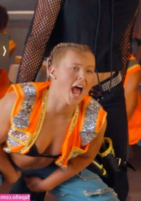 Jojo Siwa [ jojo-siwa ] - Domani ho in programma di fare uscire un video Spitting