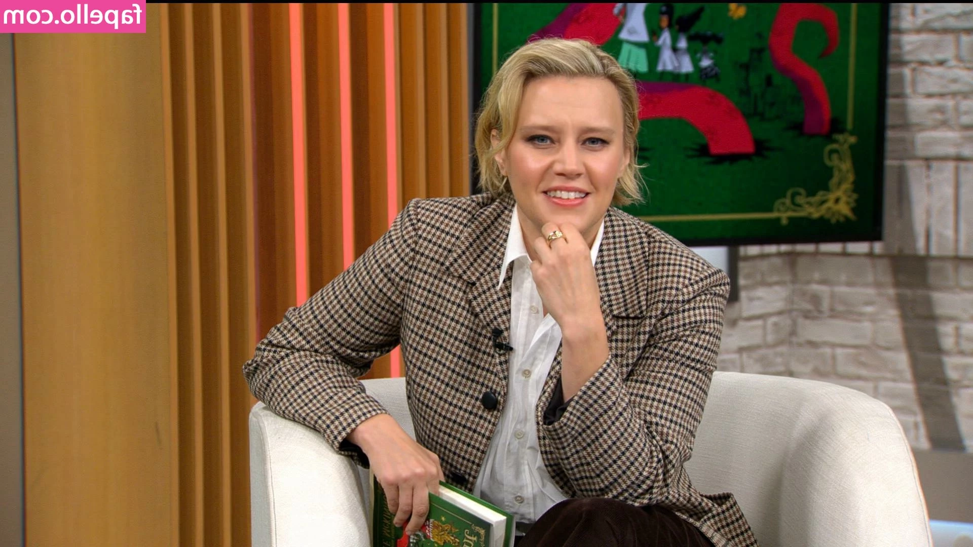 Kate McKinnon [ kate-mckinnon ] - Come watch the water hit my naked body