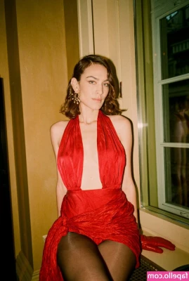 Alexa Chung [ alexa-chung ] - Vids going out tomorrow  Sorry for the wait I haven't been so well xxx