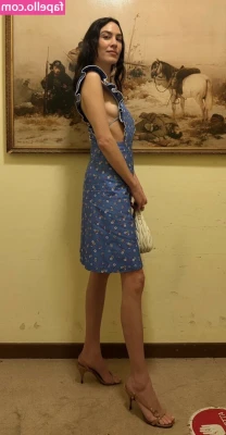 Alexa Chung [ alexa-chung ] - Get a partner like @kc90001 who showers the love 🥰