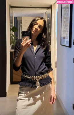 Alexa Chung [ alexa-chung ] - Watching you bomb me with likes makes me wet af 💦