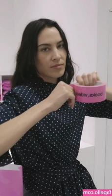Alexa Chung [ alexa-chung ] - Feel cute...wanna play?