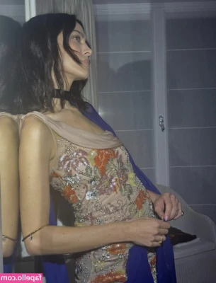 Alexa Chung [ alexa-chung ] - Me and my content partner @vivenomvixen were doing some webcam stuff