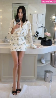 Alexa Chung [ alexa-chung ] - Baby doll in pizzo vi piace? 😏