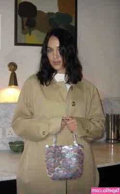 Alexa Chung [ alexa-chung ] - Craving a spanking