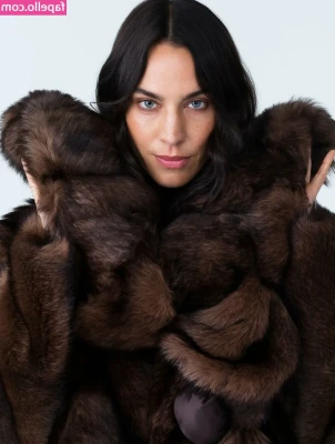 Alexa Chung [ alexa-chung ] - It’s almost time for me to go back hommmeee does anyone wanna