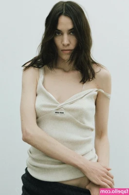 Alexa Chung [ alexa-chung ] - Good morning my gorgeous lot! Who has morning wood?🌽