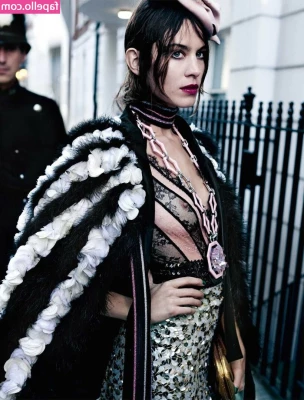 Alexa Chung [ alexa-chung ] - Getting sweaty