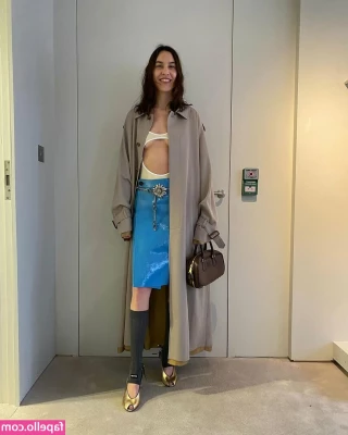 Alexa Chung [ alexa-chung ] - If I made VR sex tapes would you watch them? Name something you’d