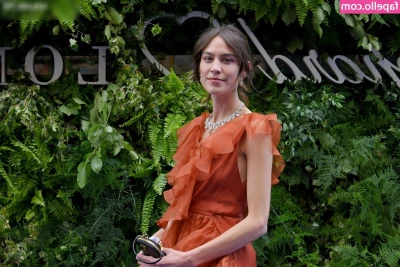 Alexa Chung [ alexa-chung ] - Was hoping to get on cam tonight but I feel a cold settling in so I m
