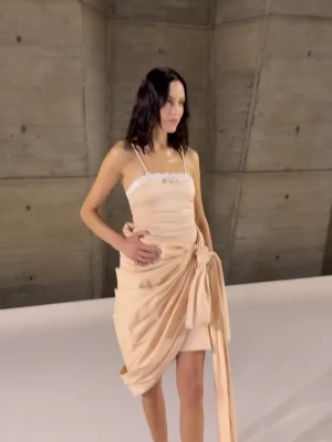 Alexa Chung [ alexa-chung ] - Cuuuuurves 💋